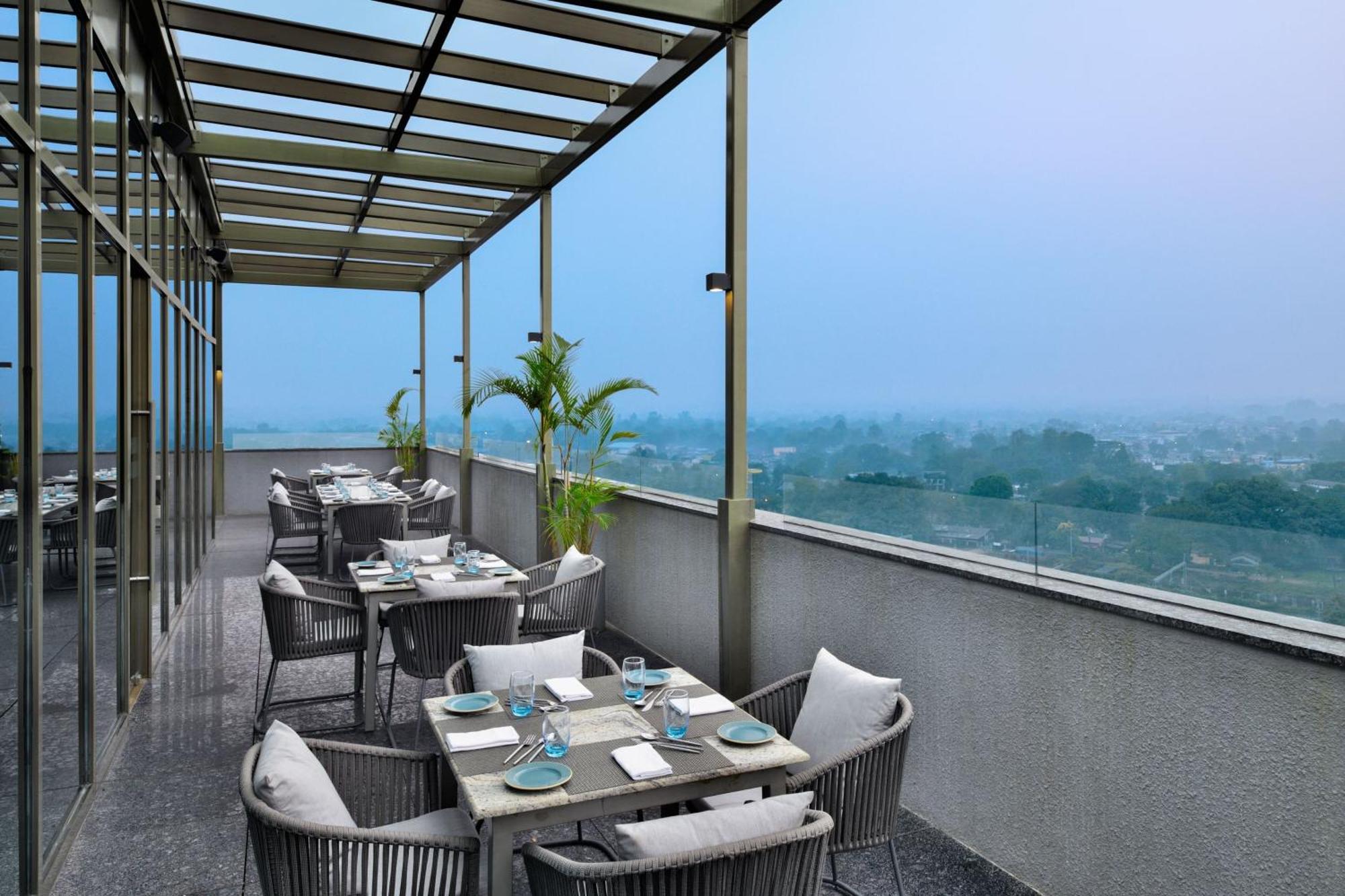 Courtyard By Marriott Siliguri Hotel Exterior photo